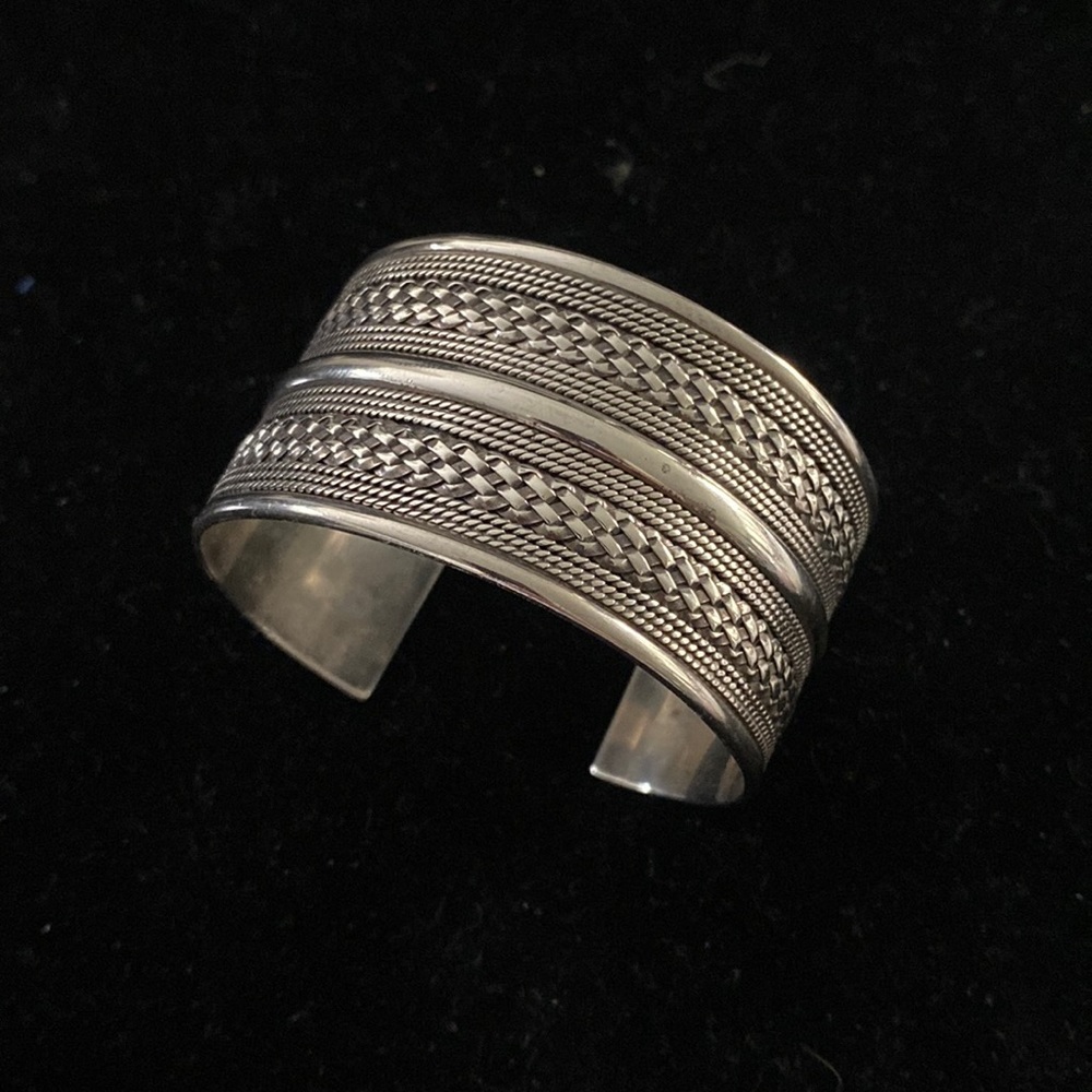Beautiful silver, bracelet cuff
